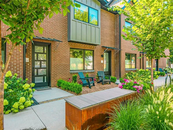 704 SE B St, Bentonville, AR 72712