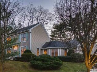 1 Tappanwood Dr, Lattingtown, NY 11560