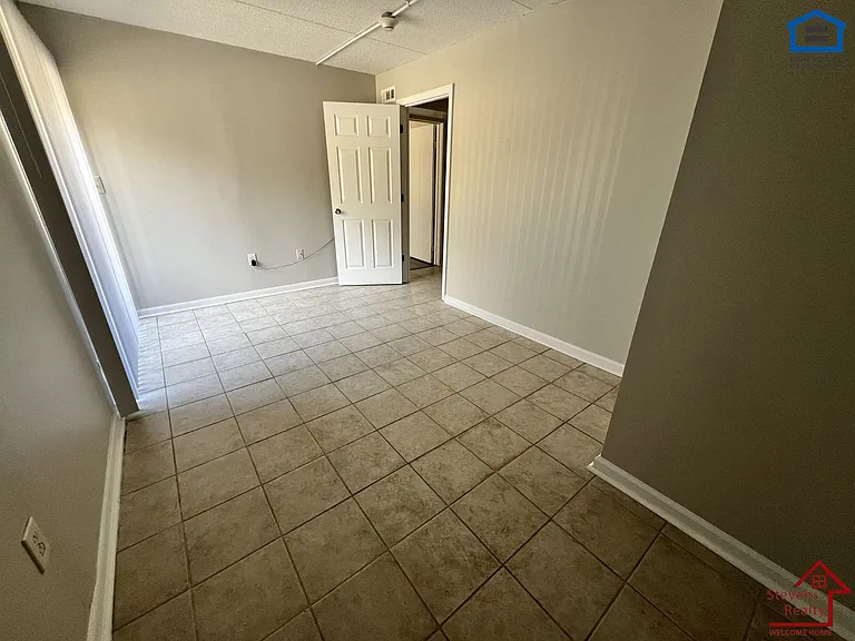 Ridge Terrace Apartments — Photo 14
