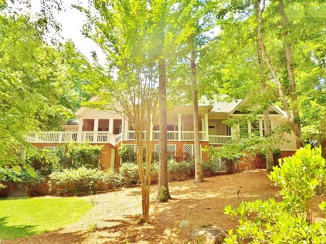 1041 Maddux Ln photo 1