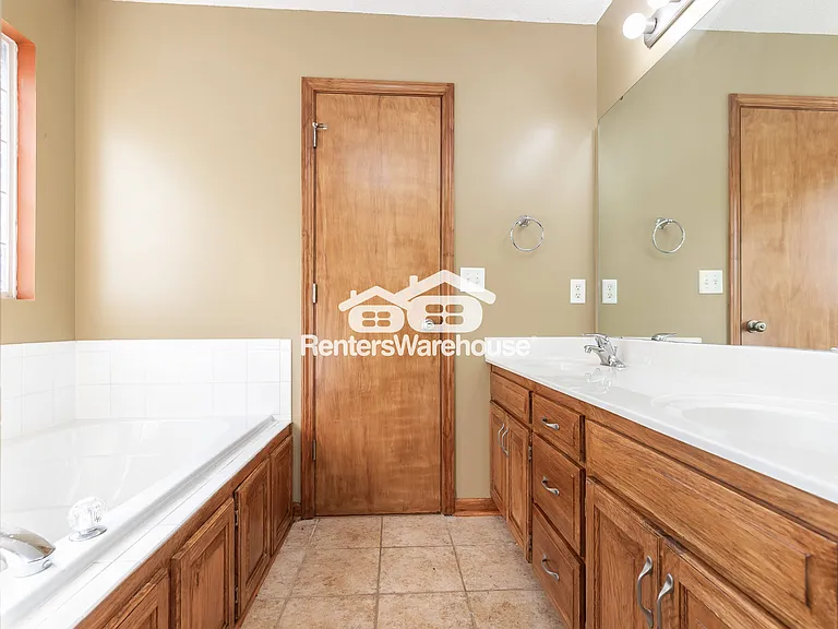 804 Stratford Dr — Photo 18