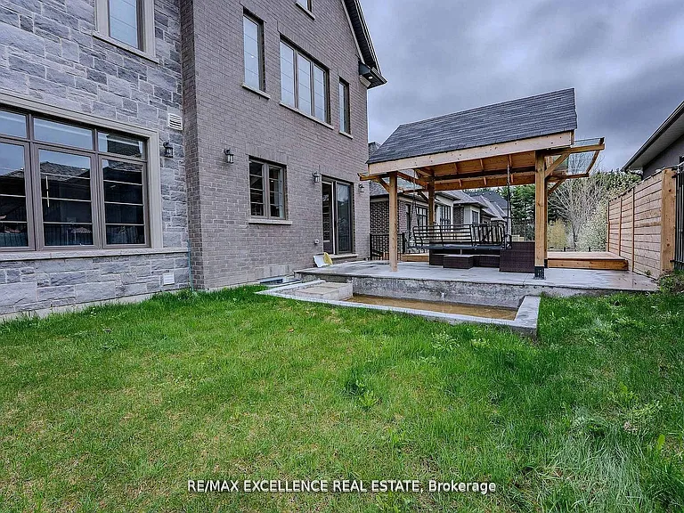 301 Somme St — Photo 38