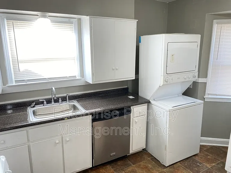 599 Houston St — Photo 9