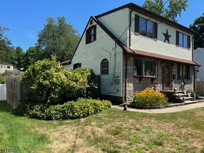 2nd image of 8 Roy Ave