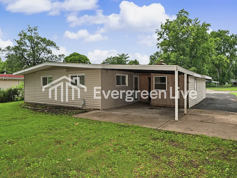 70 Taney Dr — Photo 3