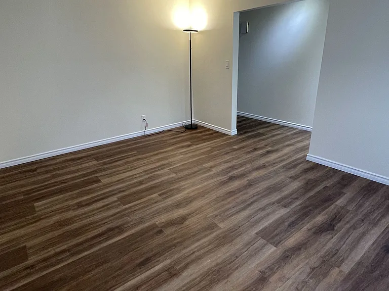 37 E Rutherford Dr #MAIN FLOOR — Photo 24