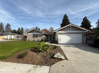 6168 N Carnegie Ave, Fresno, CA 93722