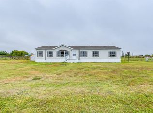 3320 Chinaberry Ln, Joshua, TX 76058