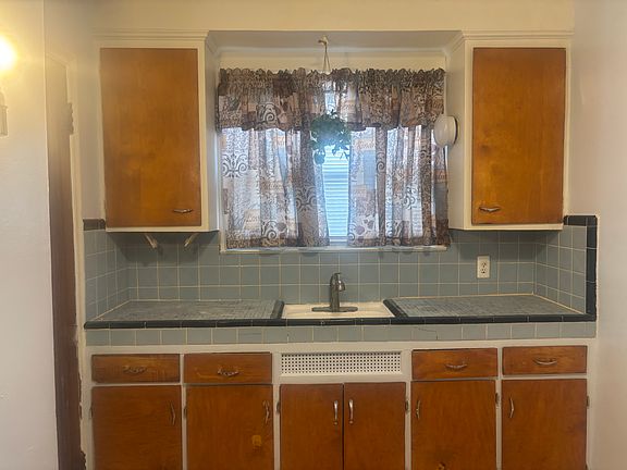 2nd image of 9085 Westwood St