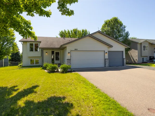 10815 Matthew Dr, Chisago City, MN 55013