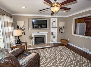1056 25th St NE, Cedar Rapids, IA 52402