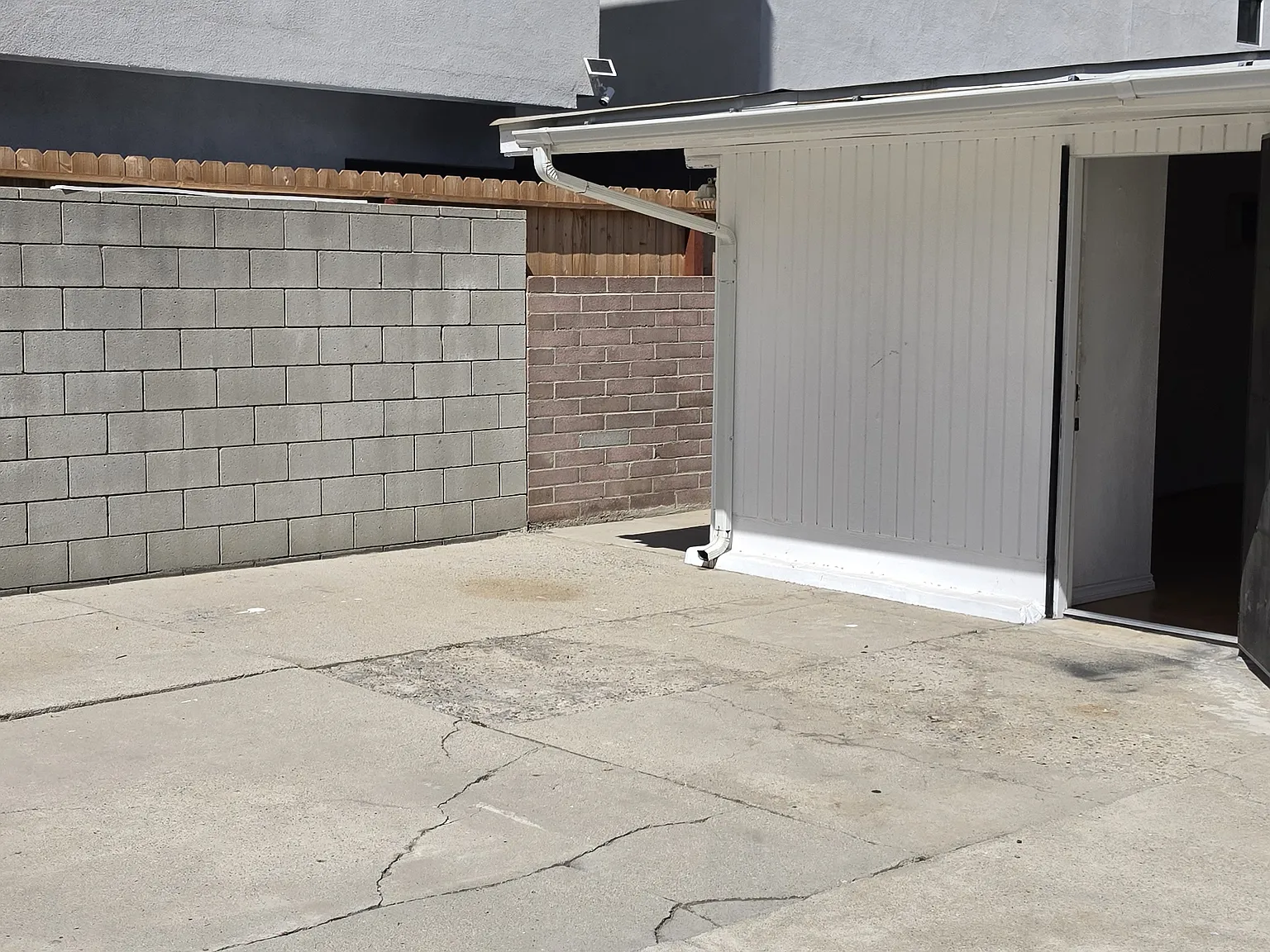 Studio, 160 sqft, $2,100 — Photo 4