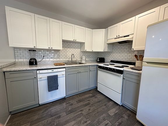 4th image of 921 Summit Ave