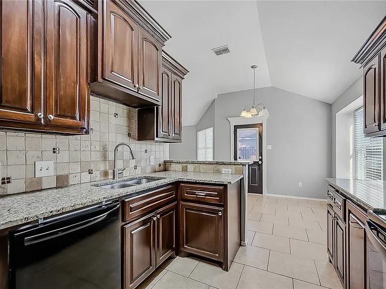 7926 Elk Dr — Photo 9