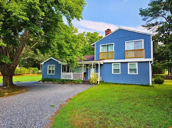 76 Oyster House Cir, Burgess, VA 22432