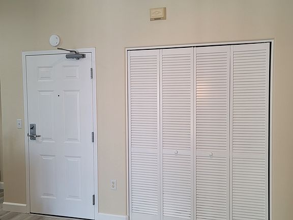 4th image of 1501 Front St Unit 605