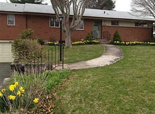 129 Arbutus St, Middletown, CT 06457