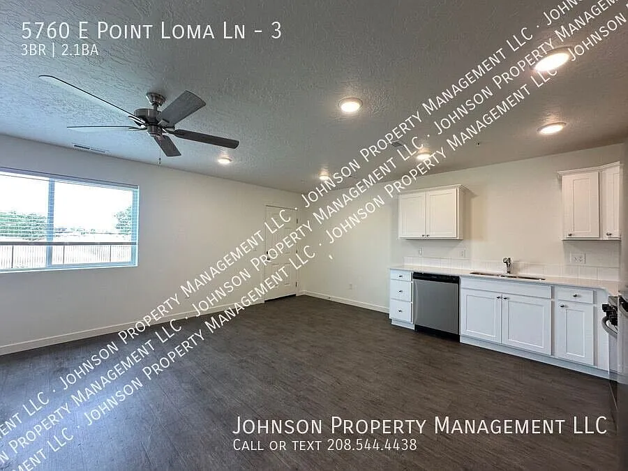 Modern Nampa Townhome Located near multiple parks, Idaho Center, Amazon distribution center. — Photo 4