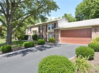 12608 Etruscan Dr, Herndon, VA