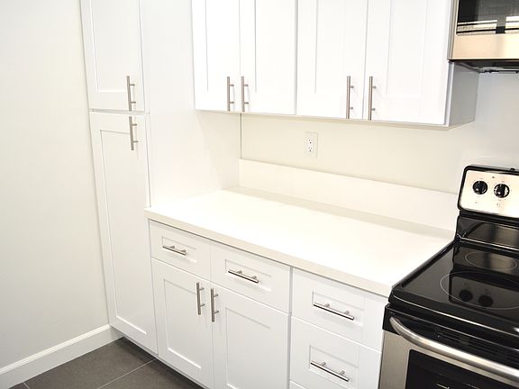 4th image of 619 N Lucia Ave APT 3