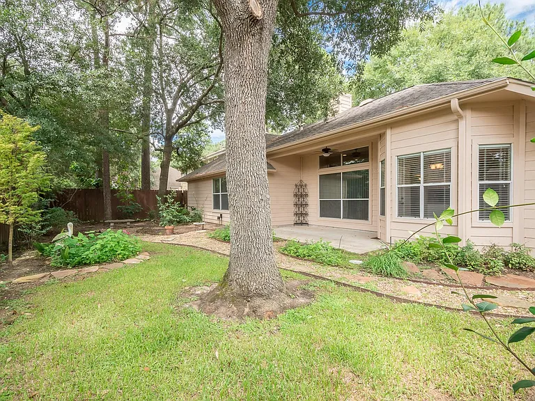 16015 Lausanne Dr — Photo 26