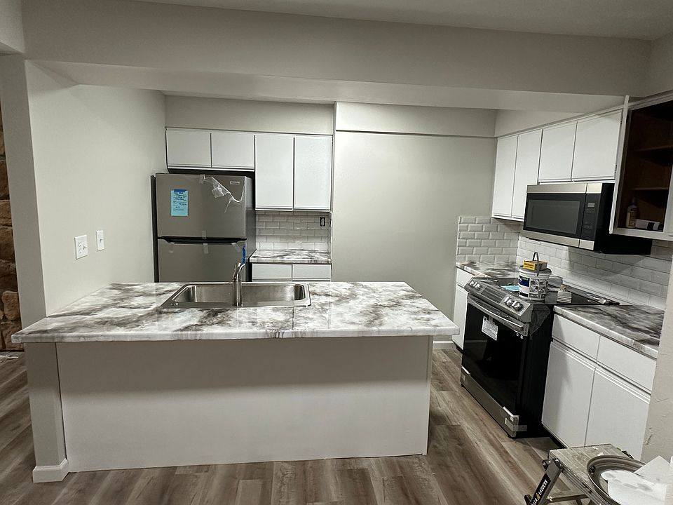 1st image of 1541 Treetop Trl APT B