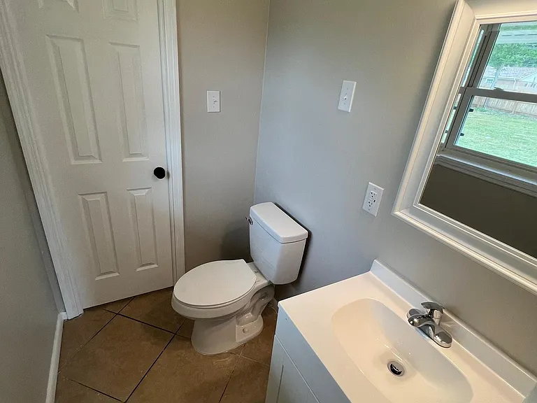 2211 Penhall Dr NE — Photo 9