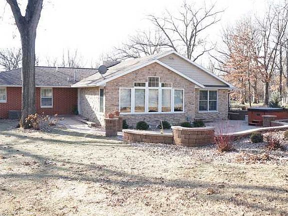 4th image of 7906 Wildwood Ln