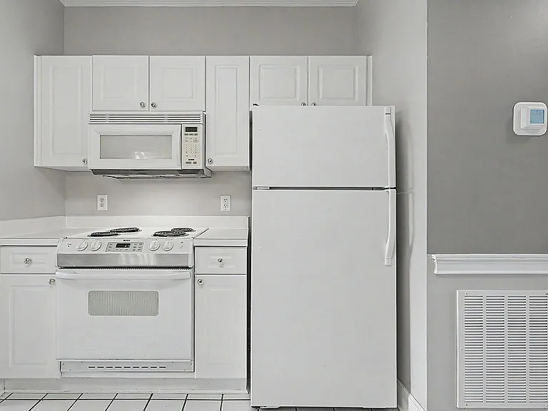 670 Riverwalk Dr #302 — Photo 6