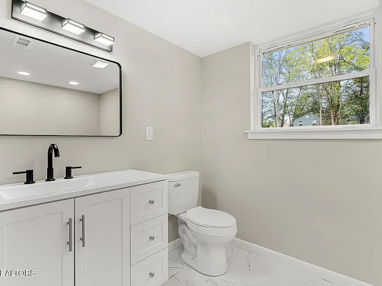 6741 Heatherbrook Dr — Photo 24