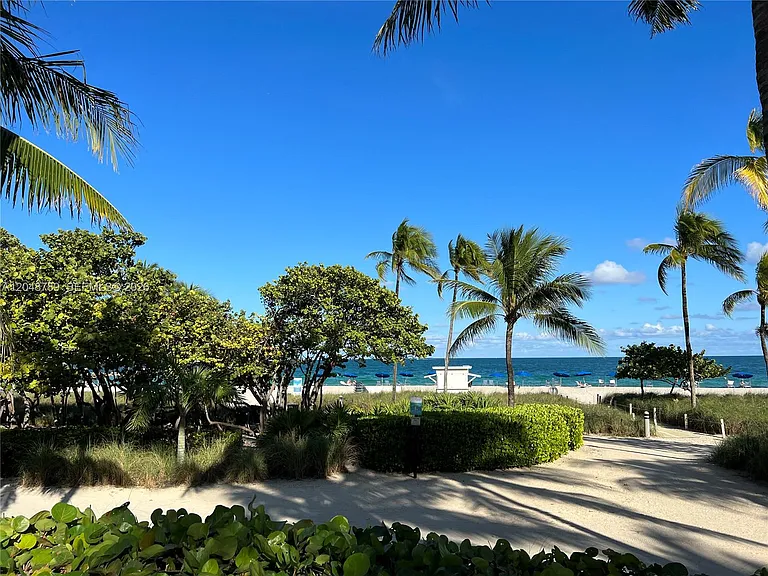 10275 Collins Ave #112 — Photo 44
