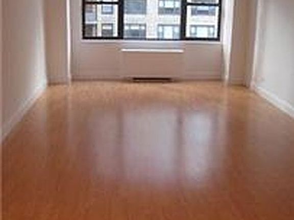 4th image of 305 E 40th St #11F