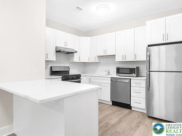 410 William St #102 — Photo 10