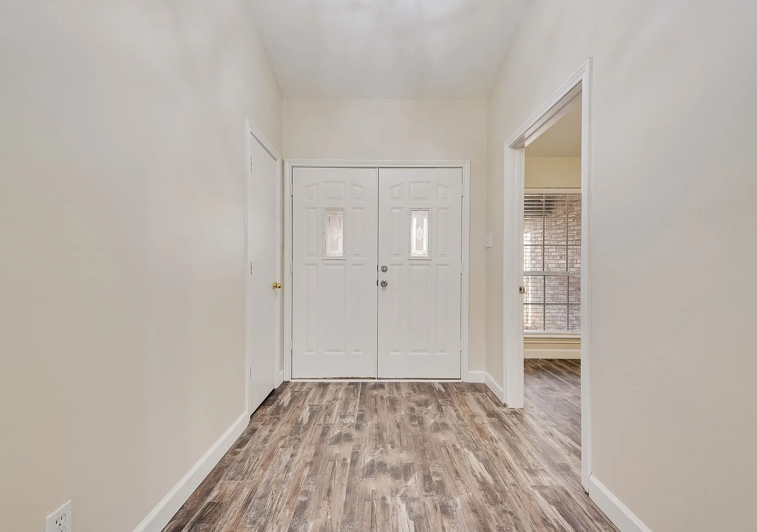 Spacious Living Awaits in Corinth, TX — Photo 2