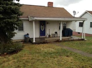 58 Chestnut St, Ellsworth, PA 15331