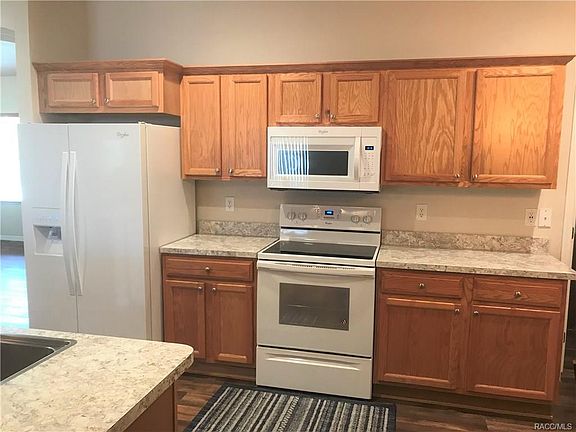 5th image of 947 W Hemlock Dr