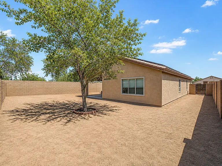 6906 W Phelps Rd — Photo 27