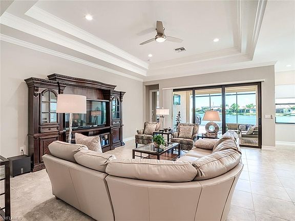 4th image of 9267 Glenforest DR