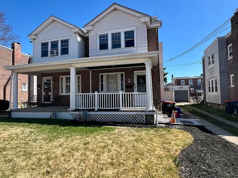 25 W Parkway Ave — Photo 1