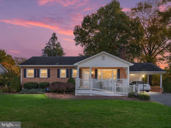 312 Fox Dr, Winchester, VA 22601