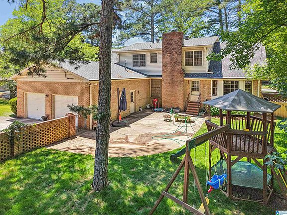 2nd image of 1213 Stonehedge Dr
