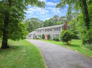 98 Northrop Rd, Woodbridge, CT 06525
