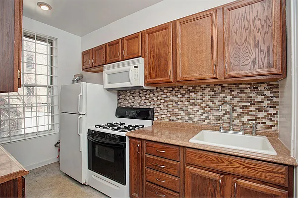 Rented by Demsker Realty | media 40