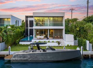 Ritz-Carlton Residences, Miami Beach, FL 33140