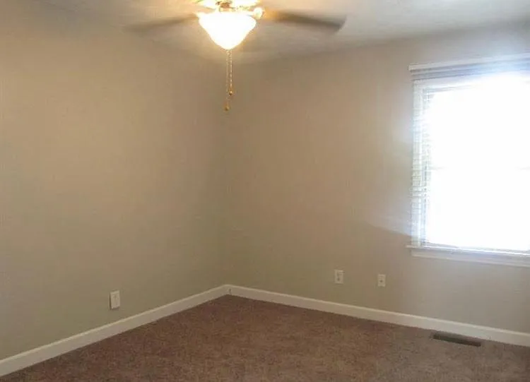 3 bed, 2.5 bath, 1465 sqft, $2,450 — Photo 4