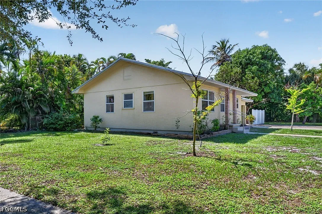 3 bed, 2.0 bath, 1034 sqft, $1,800 — Photo 2