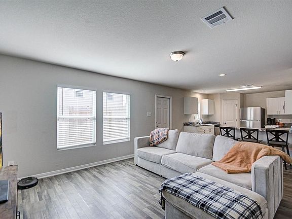 5th image of 15694 Briar Forest Dr