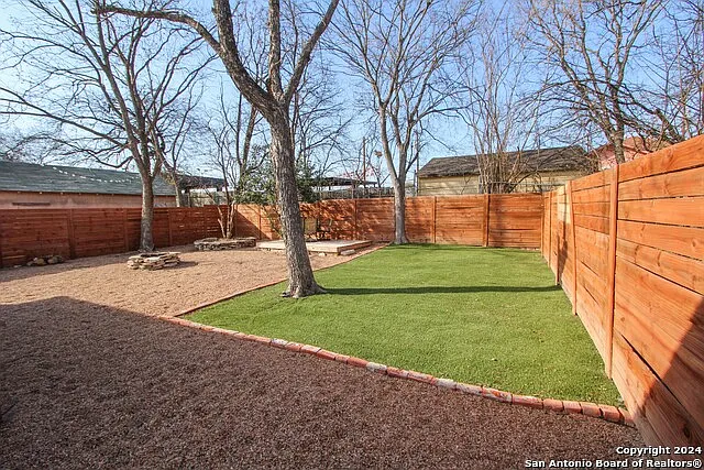 711 W Lullwood Ave — Photo 34