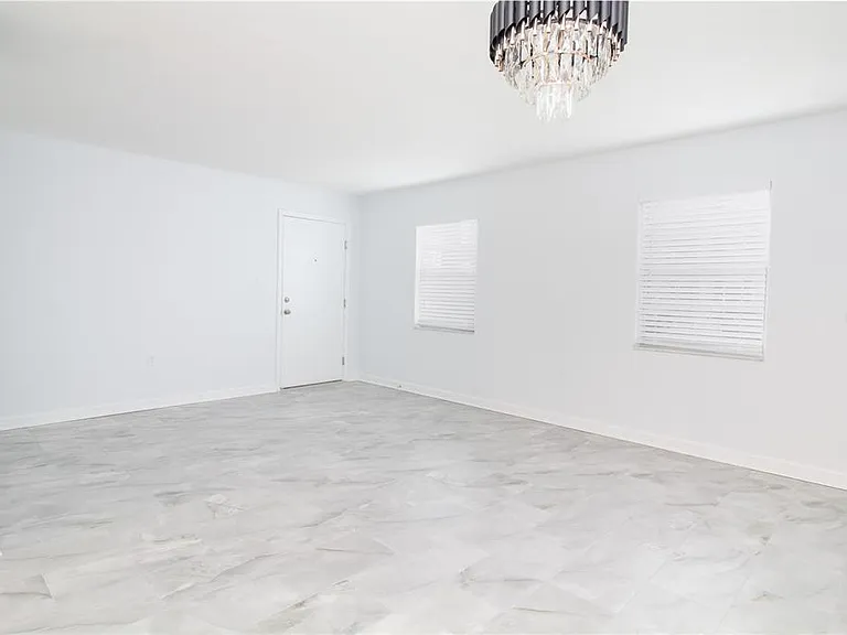 1115 Rue Des Chateaux #1A — Photo 2