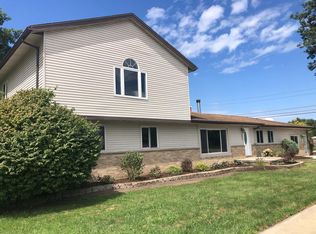 6012 Edmund St, Romulus, MI 48174